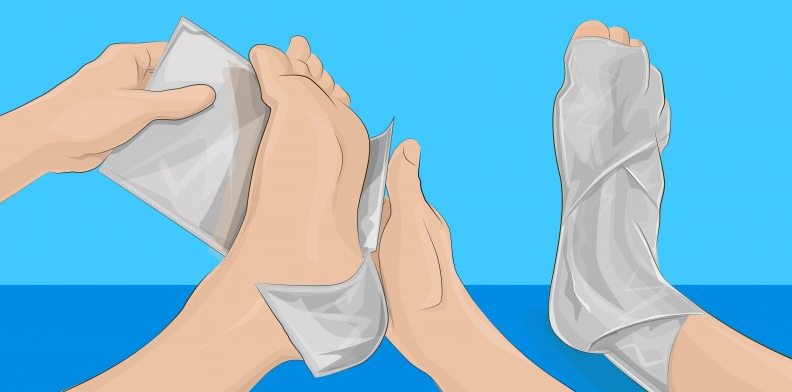 Wrap Your Feet In Aluminum Foil And Wait For 1 Hour! (You’d Wish You Knew This Trick Earlier)